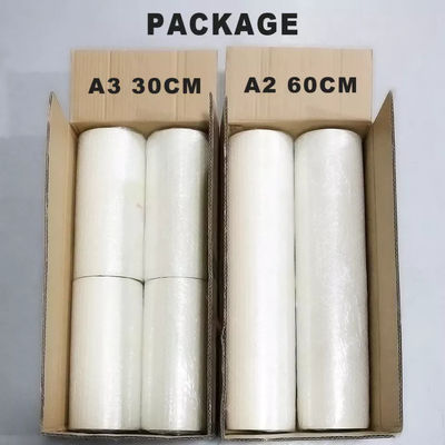 Película DTF resistente al agua 30CM*100M Impresión de tinta blanca mate de doble cara Película para colores naturales y blandos