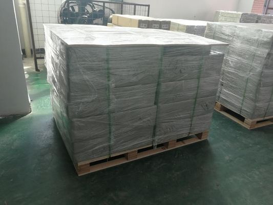 Película de impresión PET offset a base de tinta a base de agua de 48*64cm Resistencia química Película de liberación de PET de 75mic